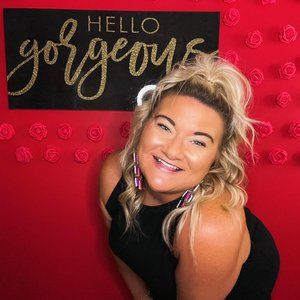 Meet your Posher, Holly